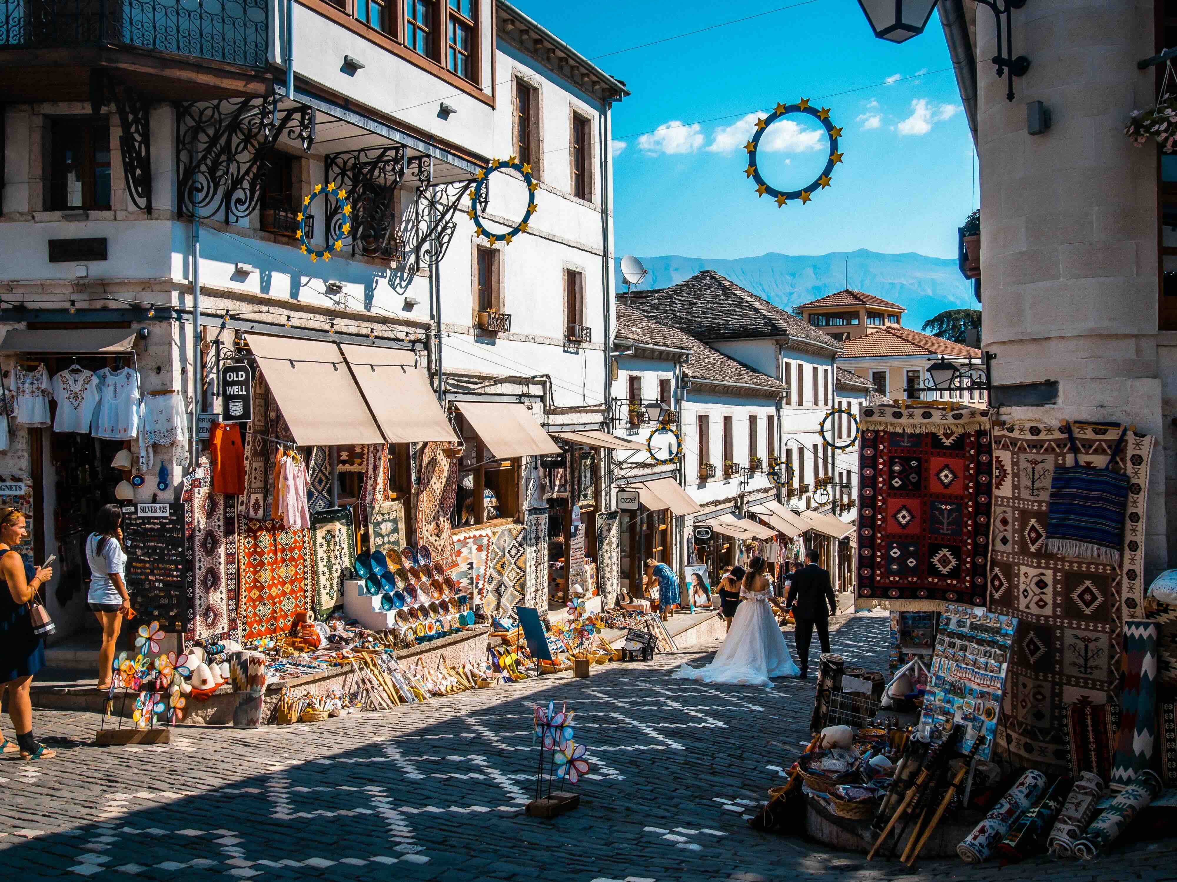Gjirokastër – steile straatjes en leistenen daken
