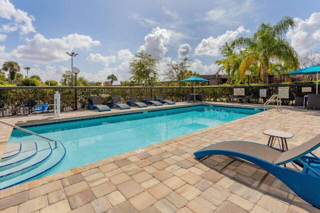 Buitenzwembad van Hampton Inn & Suites Orlando