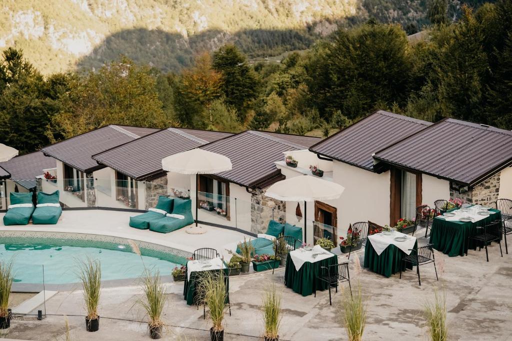 Hotel Thethi met bergzicht