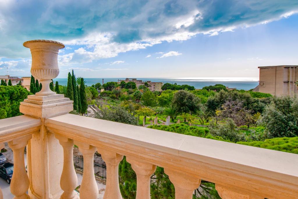 La paloma blanca &ndash; zwembad & tuin