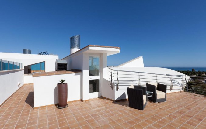 Dakterras van Hotel Senatur Banus Spa aan de Costa del Sol