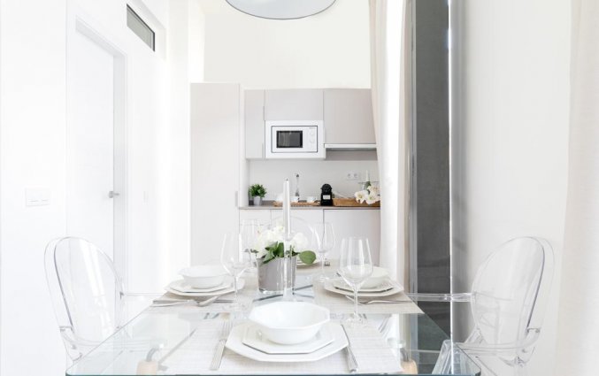 Eethoek en keuken van appartementen Soho Boutique Museo in Malaga