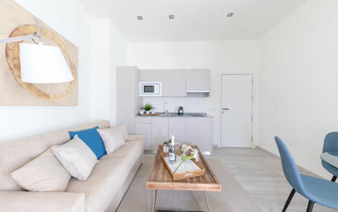 Zithoek en keuken van appartementen Soho Boutique Museo in Malaga