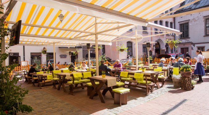 Terras van Hotel Rixwell Konventa Seta in Riga