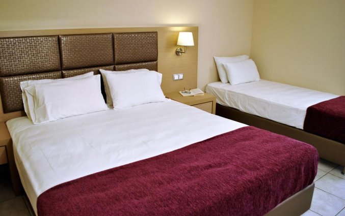 Driepersoonskamer van Hotel Plessas Palace op Zakynthos