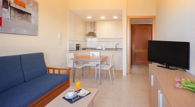 Woonkamer van hotel Primavera Park in Alicante