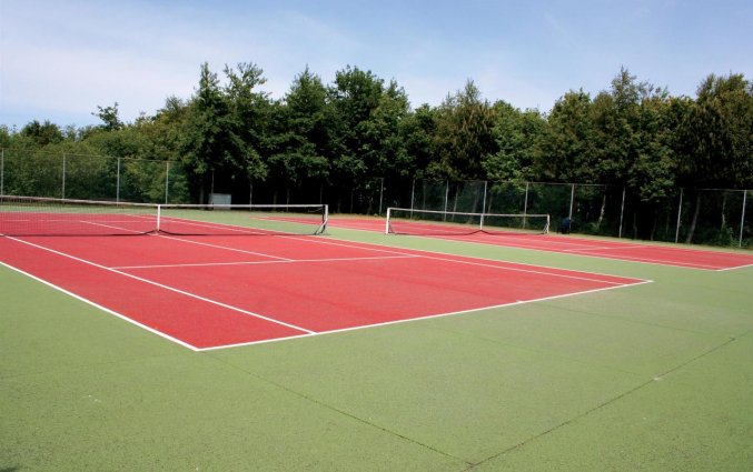 Tennisbaan van Fletcher Resort-Hotel Amelander Kaap op Ameland