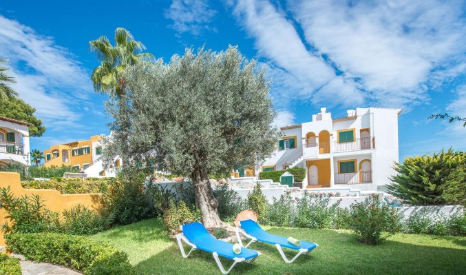 Tuin van Aparthotel Ona Aucanada op Mallorca
