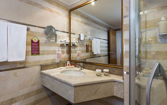 Badkamer van Club Hotel Felicia Village in Side