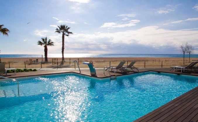 Buitenzwembad van Hotel ALEGRIA Mar Mediterrania aan de Costa Brava