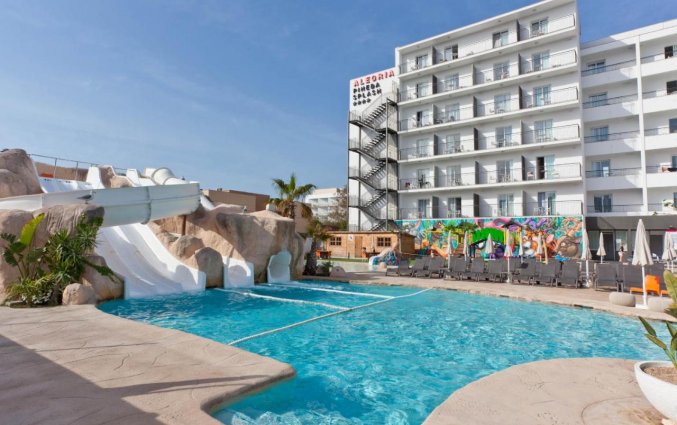 Zwembad van 30 Degrees - Hotel Pineda Splash Pineda de Mar