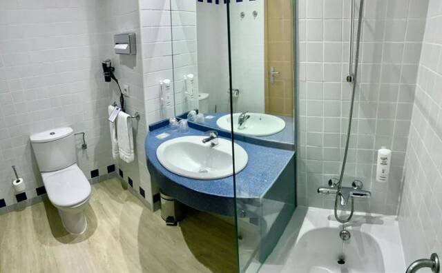 Badkamer bij Holiday Inn Express
