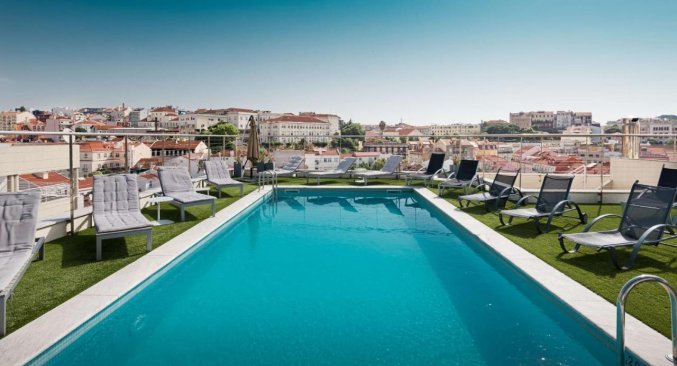 Zwembad van NH Collection Lisboa Liberdade Lissabon