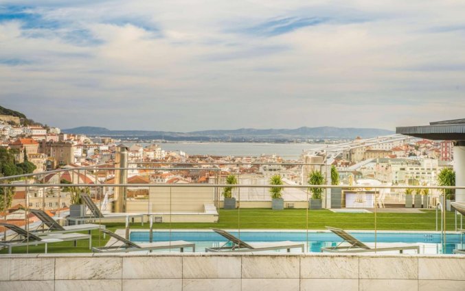 Zwembad van NH Collection Lisboa Liberdade Lissabon