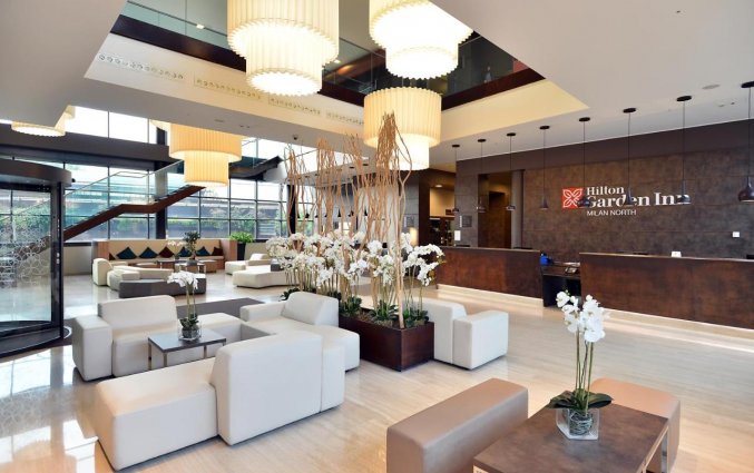 Lobby Hilton Garden Inn Milan North