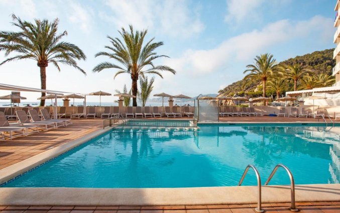 Zwembad Grupotel Cala San Vicente