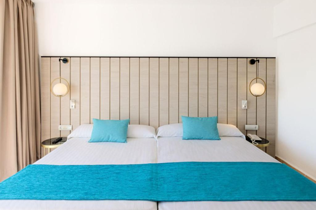 AzuLine Hotel Bergantin