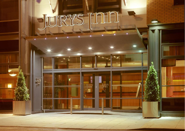 Entree van Hotel Jurys Inn Belfast
