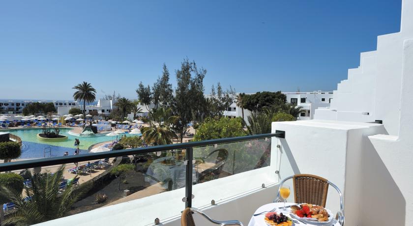 Balkon van appartement van Appartementen BlueBay Lanzarote