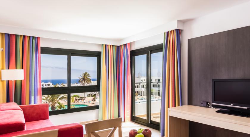 Zithoek in appartement van Appartementen BlueBay Lanzarote