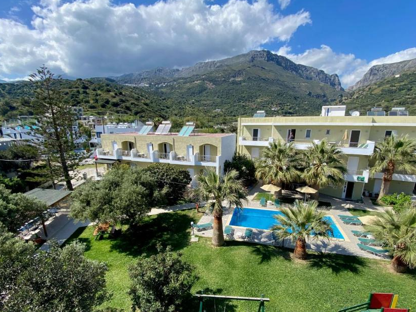 Manolis Apartments