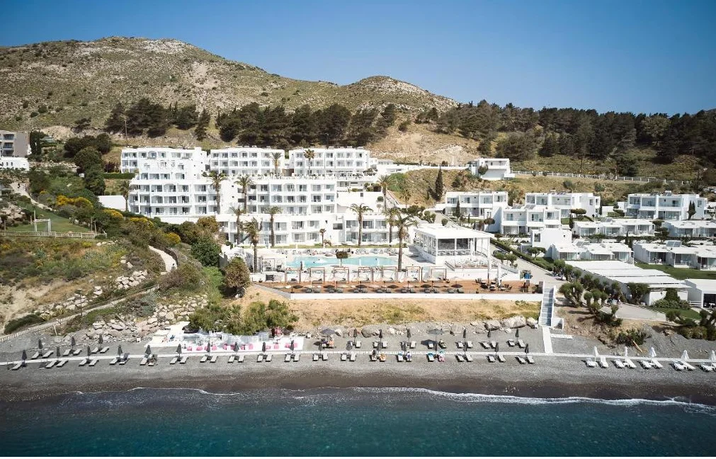 Dimitra Beach Hotel & Suites gbouw 