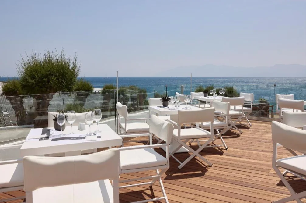 Dimitra Beach Hotel & Suites terras