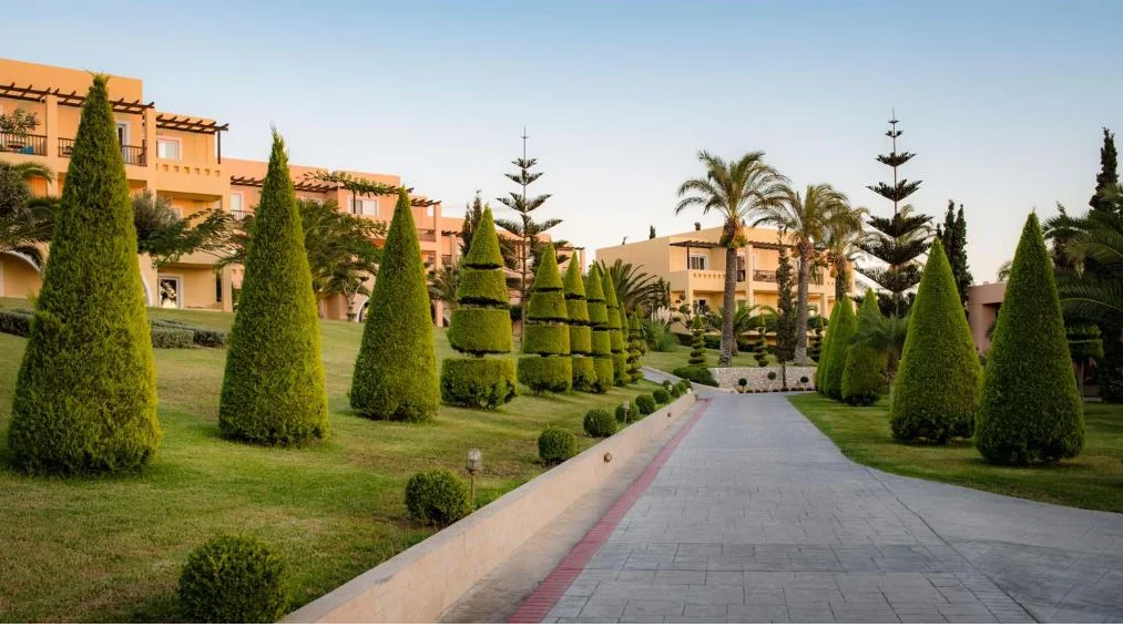 Horizon Beach Resort terrein 