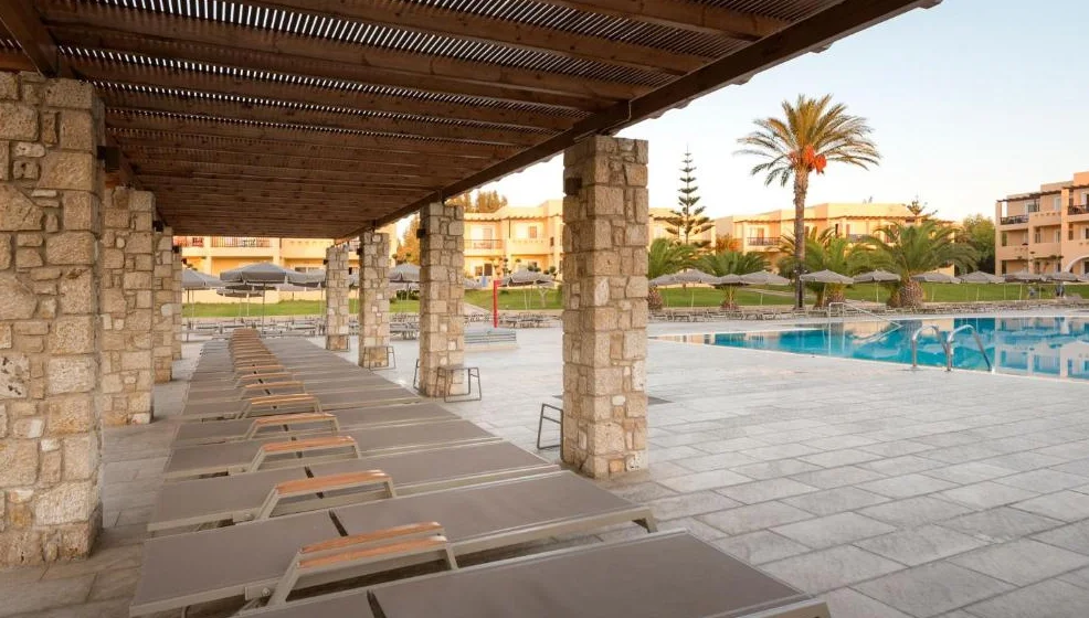 Horizon Beach Resort zwembad