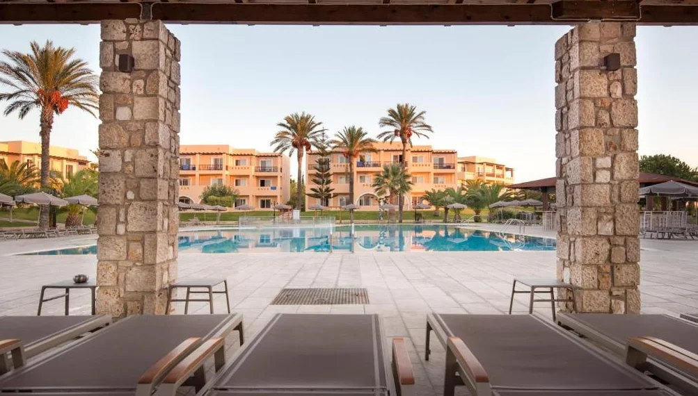 Horizon Beach Resort zwembad
