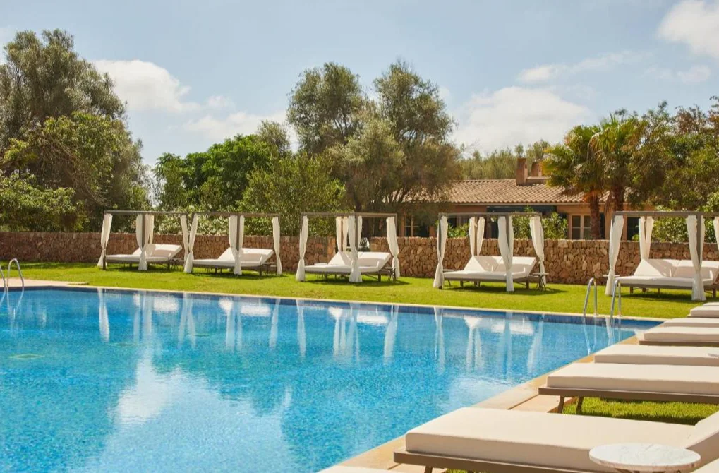 Zoëtry Mallorca Wellness & Spa ligbedden 