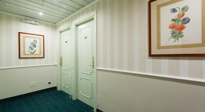 Hotel Flora