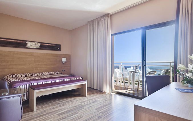 Hotel Triton