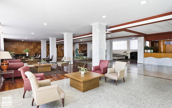 Hotel Triton