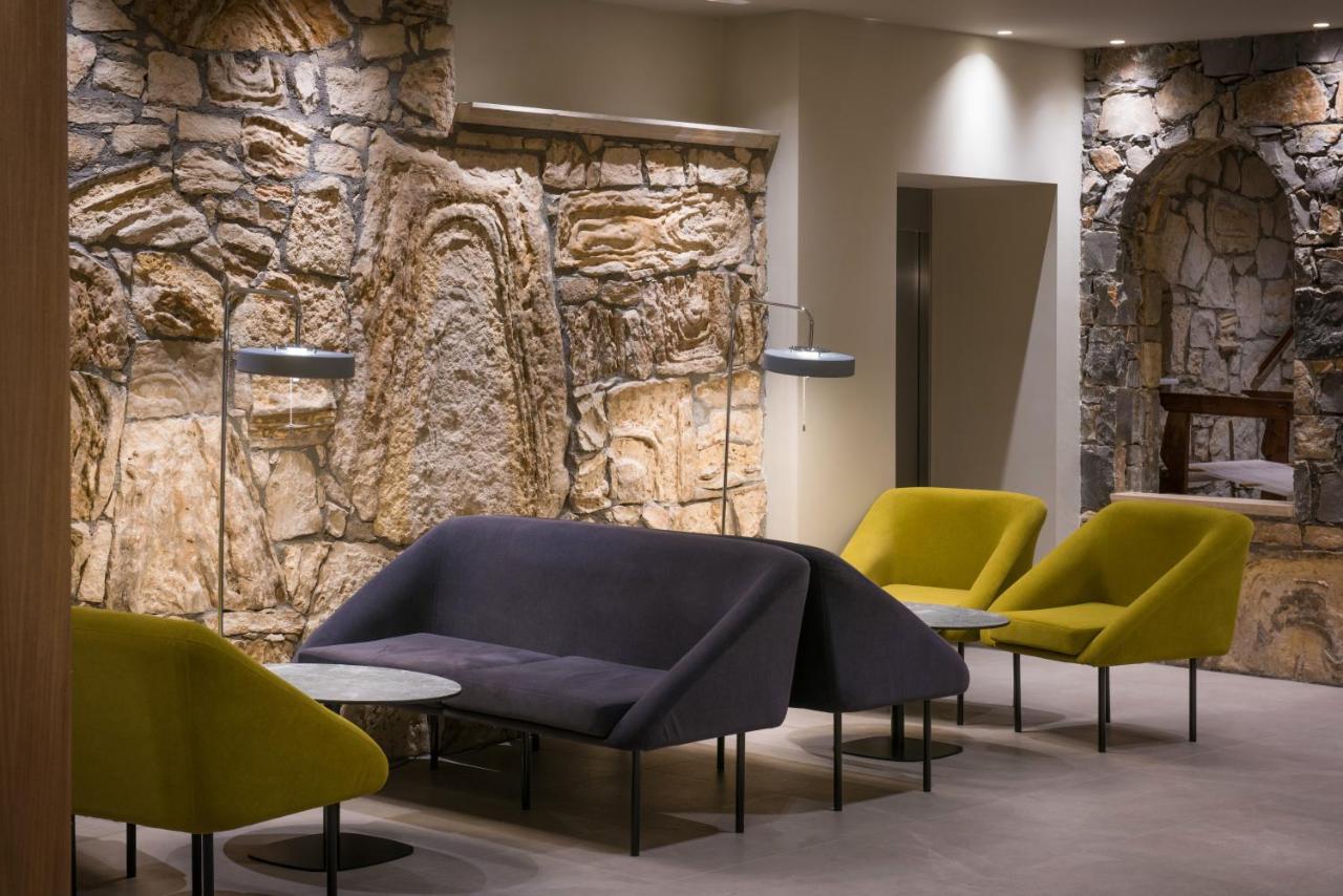 Petousis Hotel and Suites