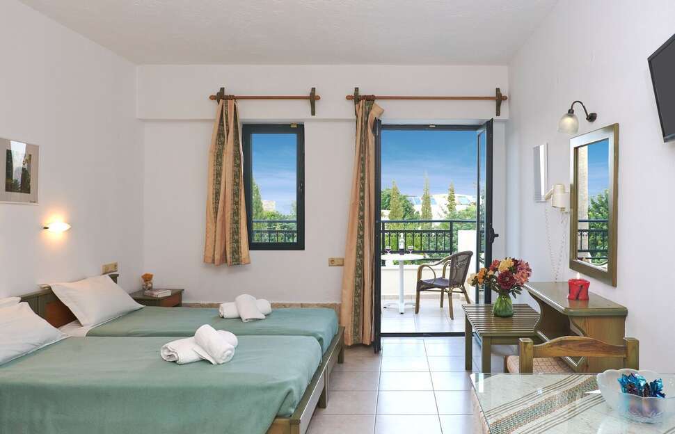 Dionysos Apartments and Studios