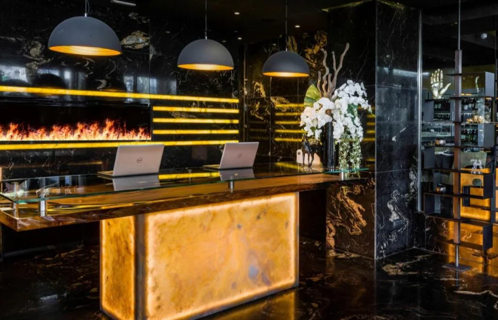 H Hotel