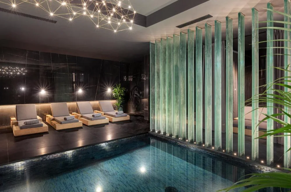 LURE Hotel & Spa binnenzwembad 