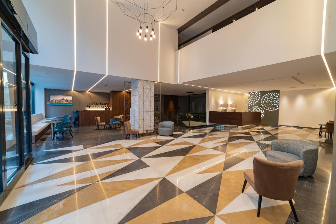 Mercure Hotel St. Julians