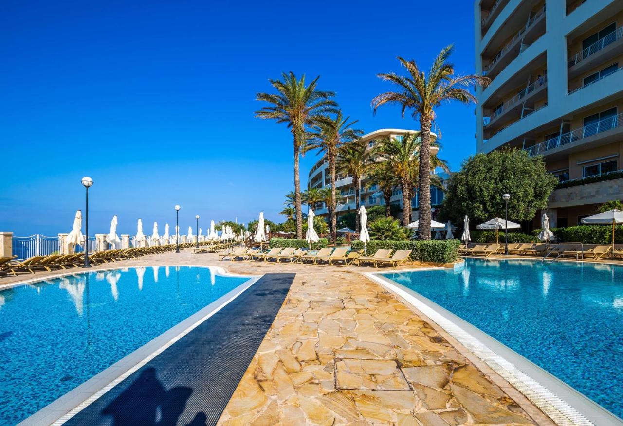 Radisson Blu Golden Sands Resort