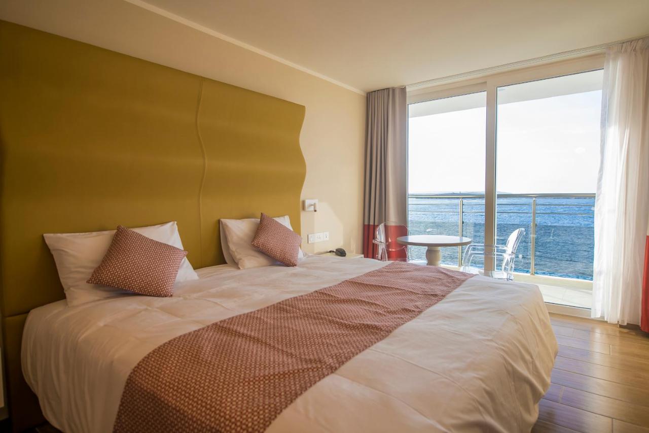SeaView Hotel