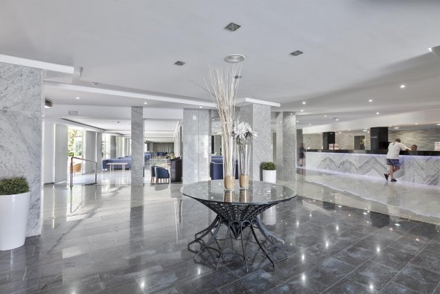 Receptie van Hotel Siroco aan de Costa del Sol