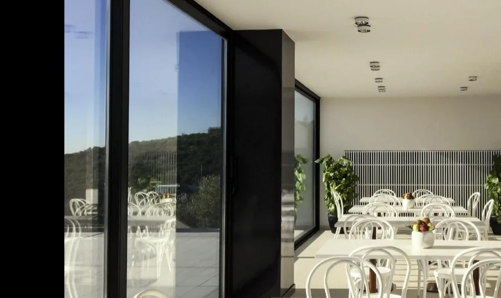 Tale Suite restuarant
