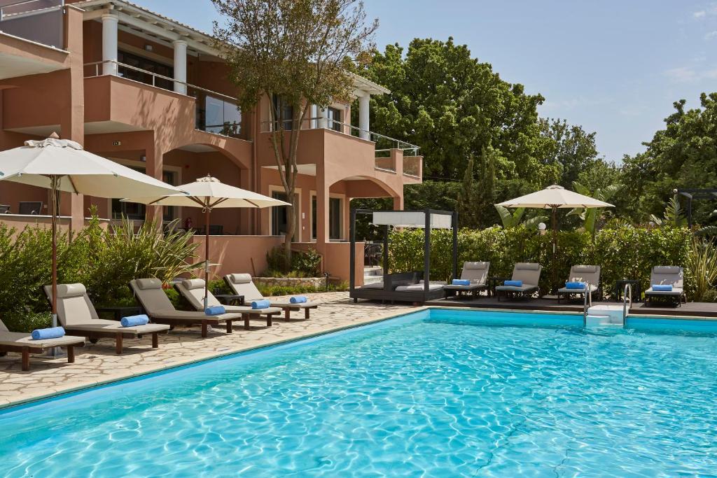 Lena Mare Boutique Hotel - zwembad bij het hotel