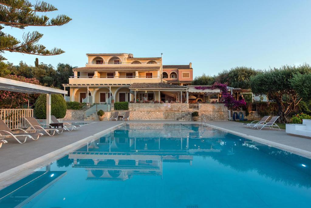 Hill Lofos Hotel - zwembad bij het hotel