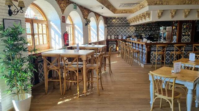 Beneste Frigiliana - restaurant met bogen