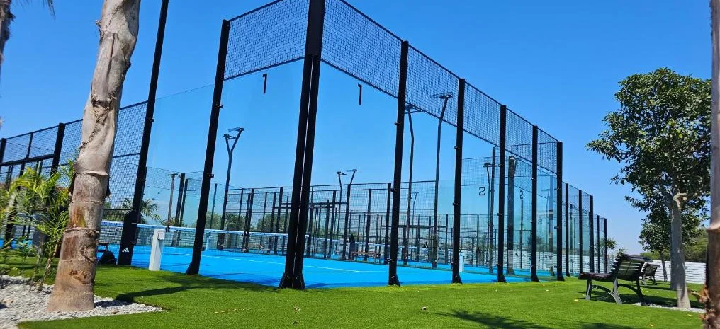 Hotel Sveltos tennisbaan 