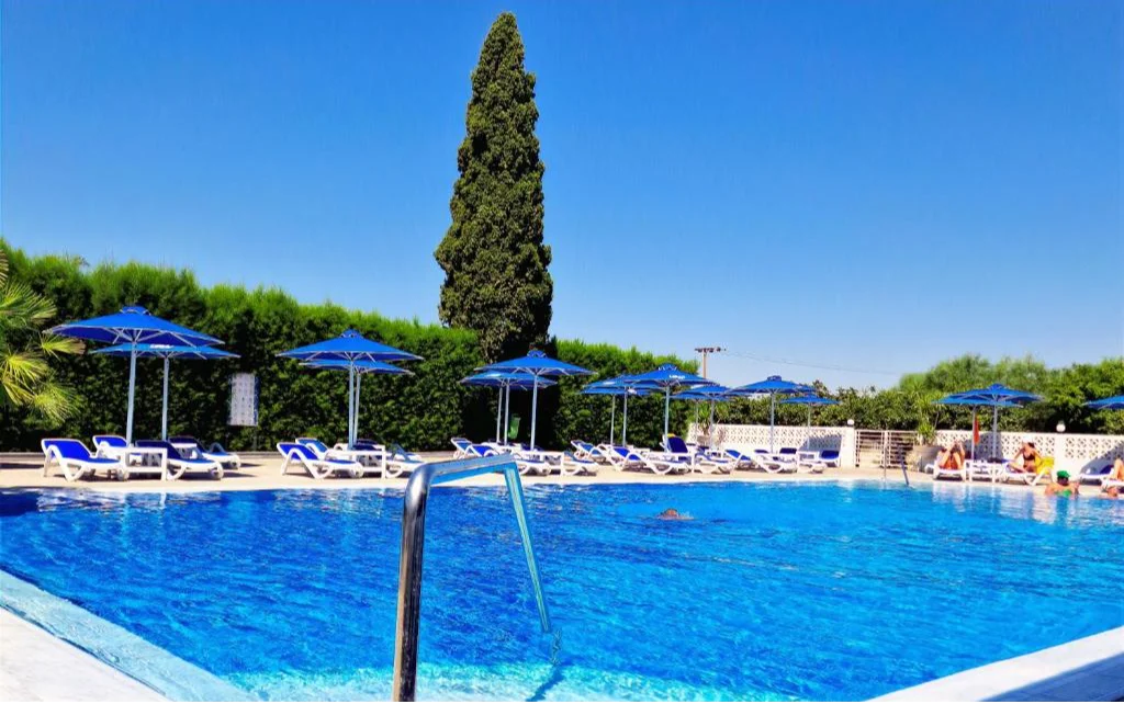 Hotel Sveltos zwembad 