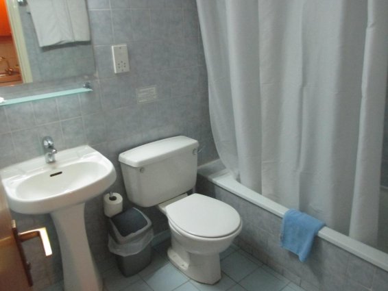 Badkamer van Appartementen Atrium Zenon Larnaca Cyprus
