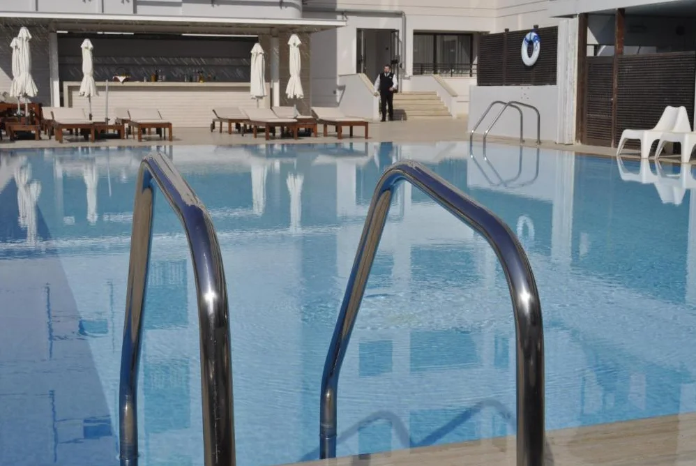 Hotel Sun Hall zwembad 